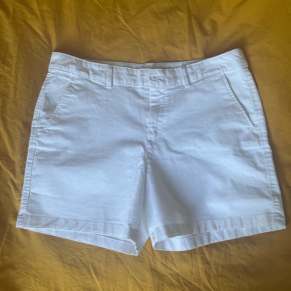 Eddie Bauer Legend Wash shorts size 10 white - Picture 1 of 3